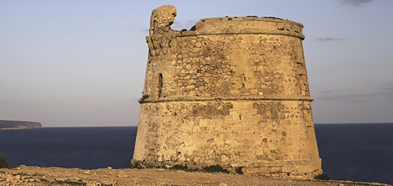 Cinco torres que guardan el tesoro más codiciado... ¡Formentera!